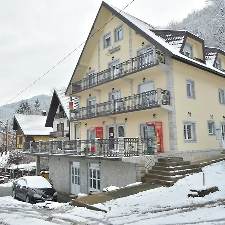 Luznjanin Restoran I Sobe