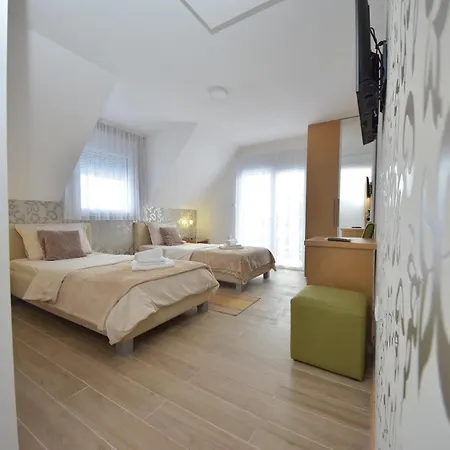 호텔 Luznjanin Restoran I Sobe *