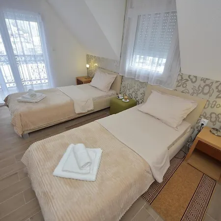 Luznjanin Restoran I Sobe 호텔 *